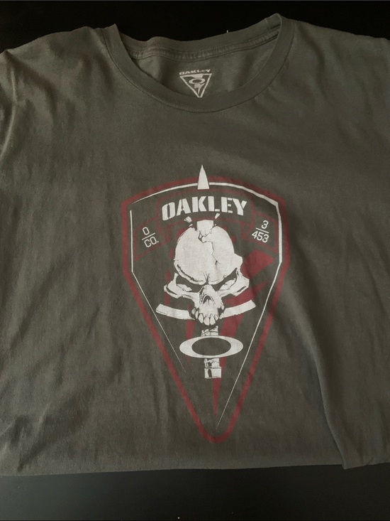 Oakley Other - Oakley Mens T-shirt